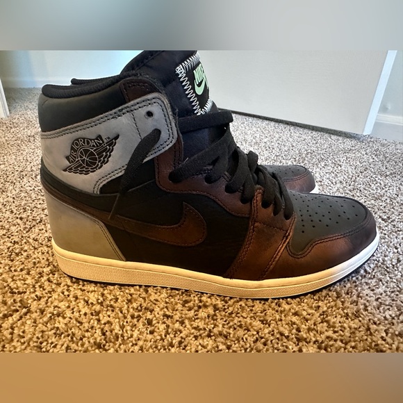 Jordan 1 mid, size 10, and never been worn.  Black, brown, and grey - Picture 2 of 4